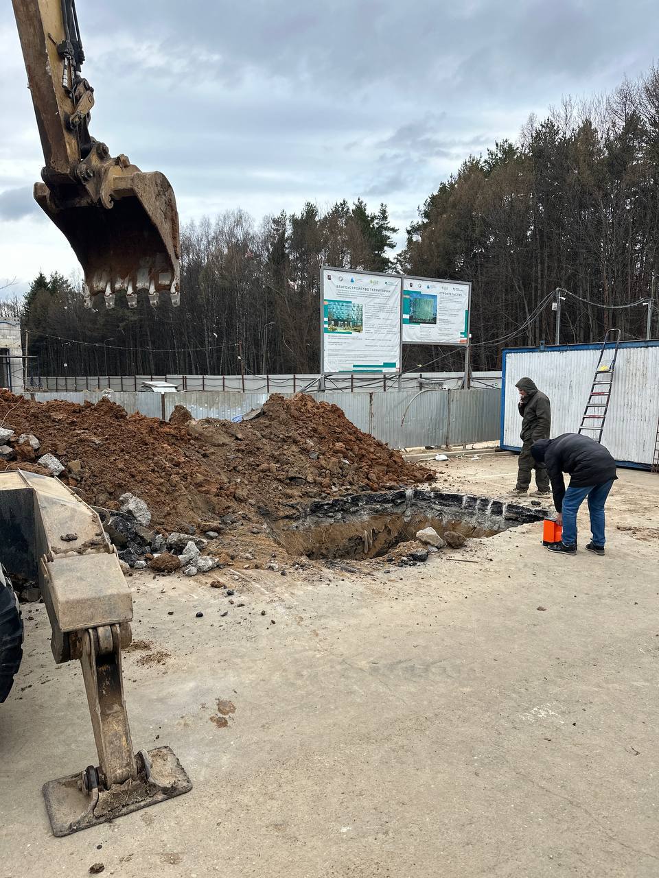 Протяжка трубы диапетром 315, общая длина прокола 1200 метров